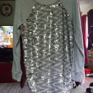 Very cute and shiny top.    #may